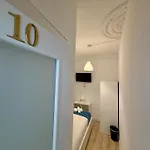 Travelers House