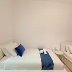 Travelers House