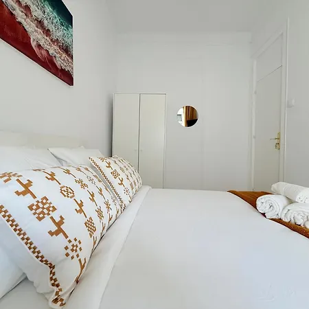 Travelers House ホームステイ *